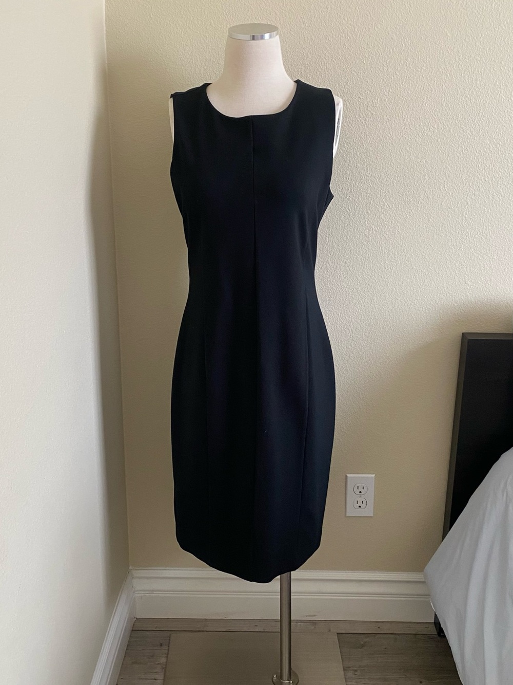 Ann Taylor Black Sleeveless Sheath Dress